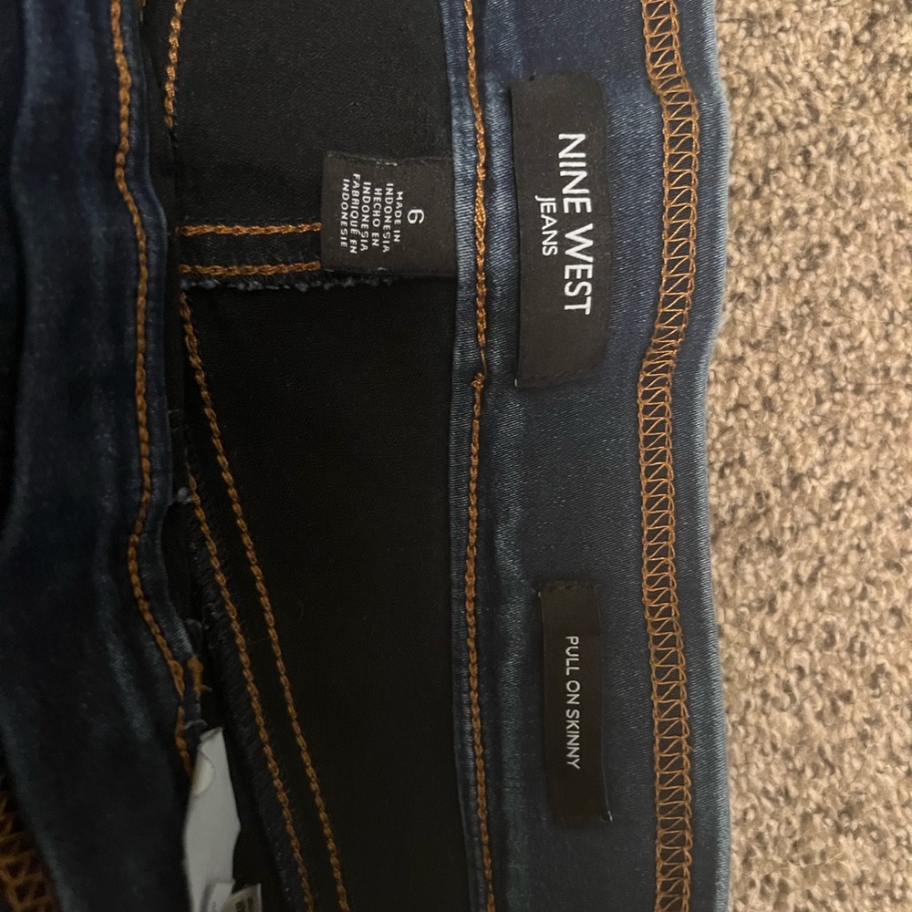 Nine West “pull on skinny” dark denim jeans